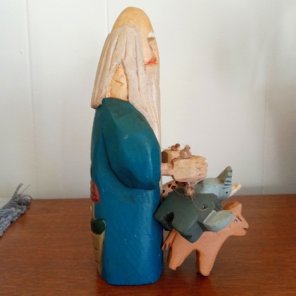 Folk Art Noah's Ark Carving - Picture 4 of 7